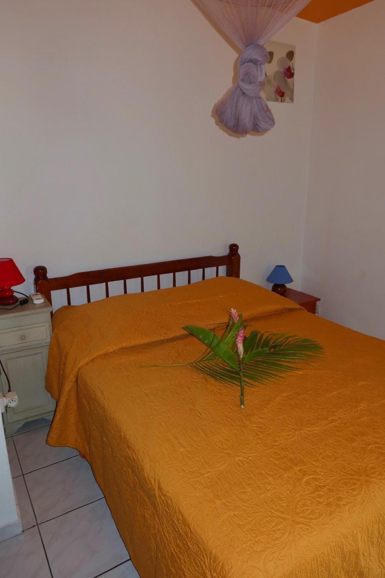Logement Entier Au Soleil Couchant Deshaies Exterior foto